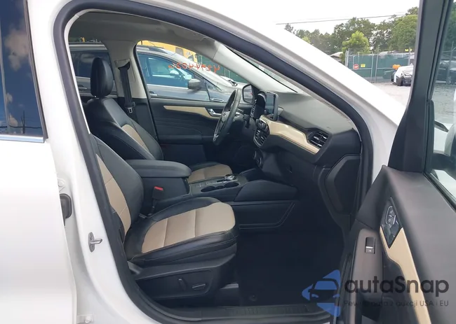 1FMCU9J98MUA79186: 42944026