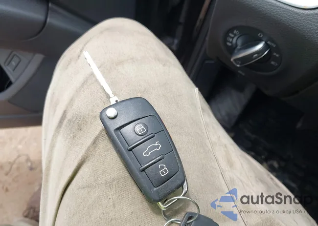 WA1LGAFEXFD009222: 42944147