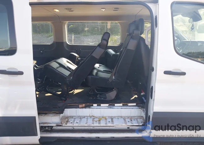 1FBAX2Y89LKB51521: 42944152