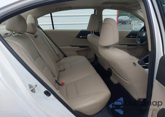 1HGCR2F83FA025183: 42944196