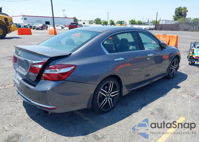 1HGCR2F52GA221235: 42943256