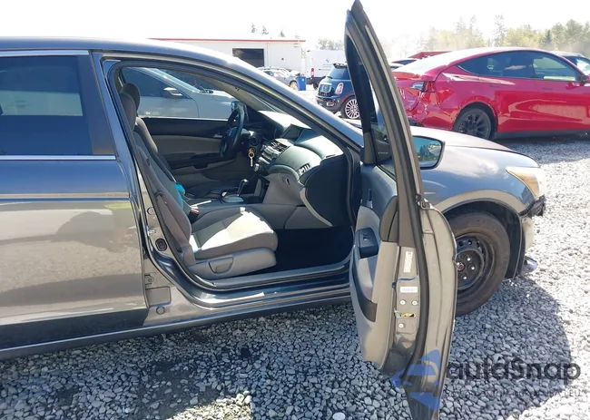 1HGCP2F32CA243167: 42943293