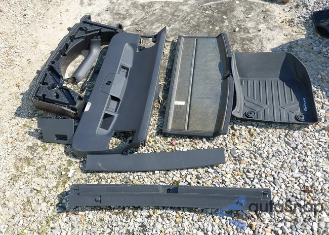 3VV3B7AX1LM138208: 42944742