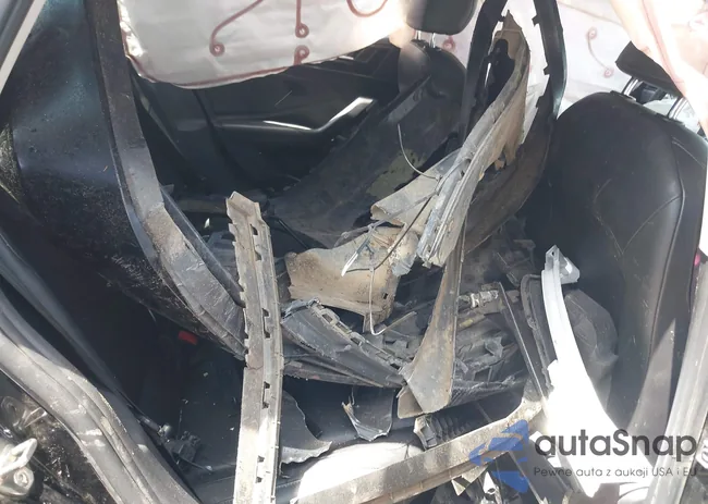 3VWCB7BU1KM276331: 42944758