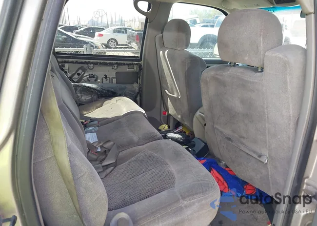 1GNEK13T1YJ157173: 42946771