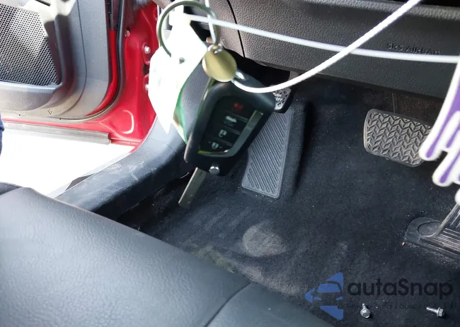 4T1G11AK8RU207352: 42948086