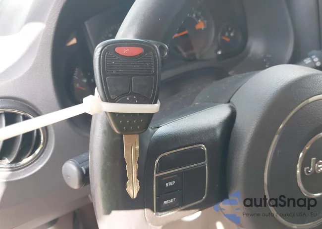 1C4NJPFA8FD427875: 42947249