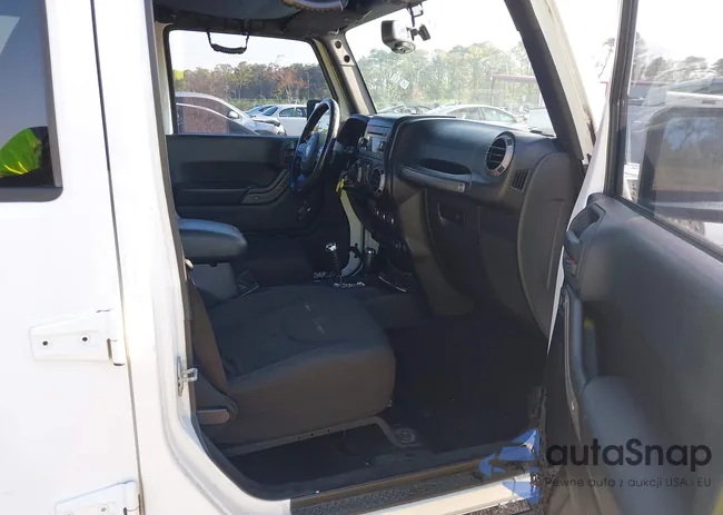 1C4BJWDG9FL541720: 42948839