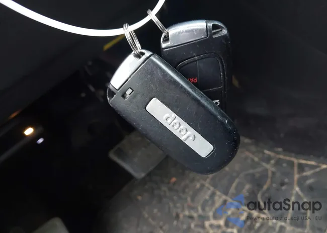 1C4PJLDB1JD618446: 42948115