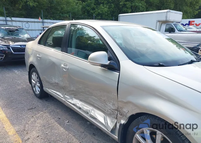 3VWRZ7AJ8AM158613: 42948264