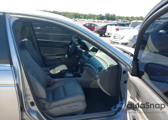 5KBCP3F82AB005180: 42948304