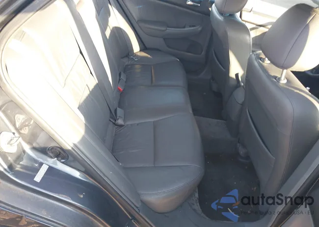 1HGCM66557A093580: 42949883