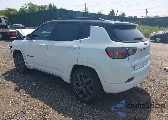 3C4NJDCN1ST514656: 42950012