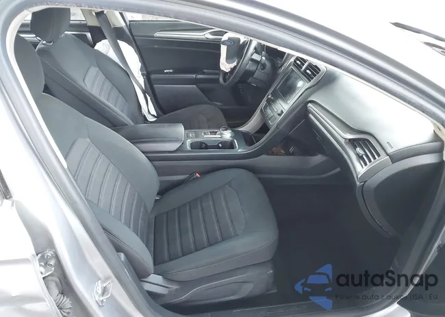 3FA6P0LU1LR144218: 42949289