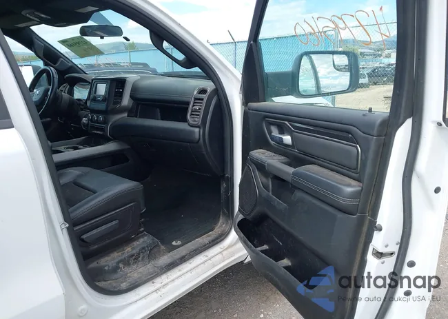 1C6SRFLT8LN268204: 42949416