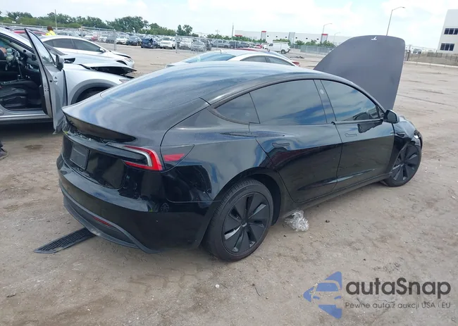 5YJ3E1EA7RF749592: 42950392