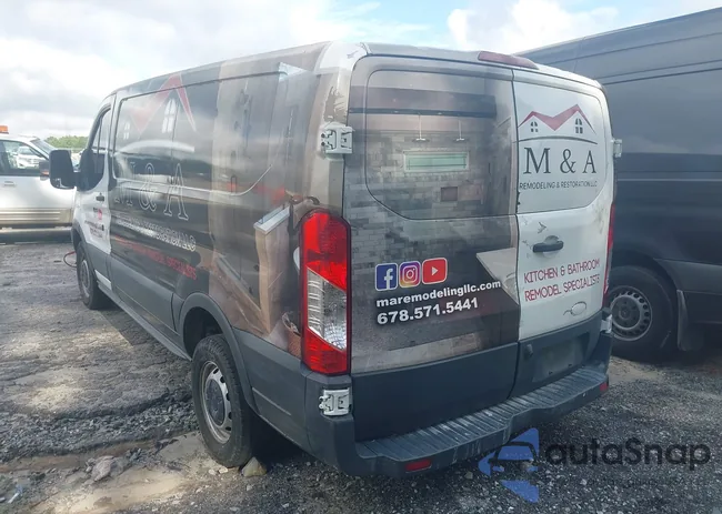 1FTYR1ZM8HKA21182: 42951755