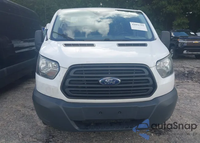 1FTYR1ZM8HKA21182: 42951755