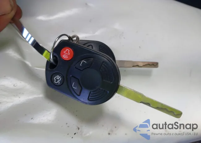 1FADP3F26FL210557: 42951815