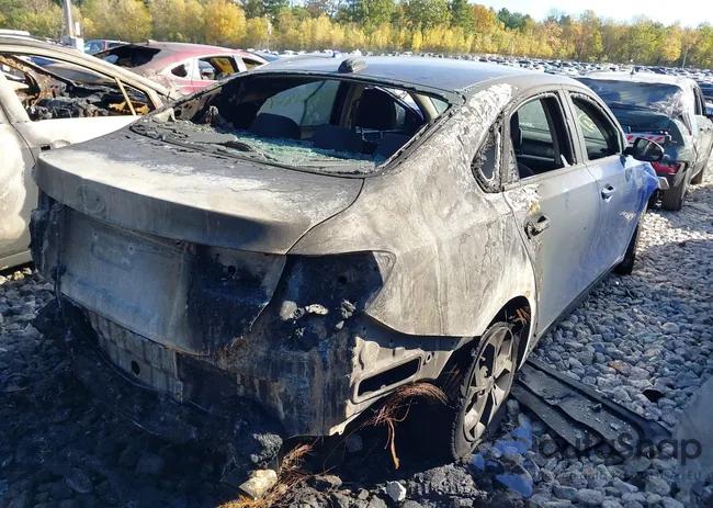 3KPF24AD4ME376131: 42951867