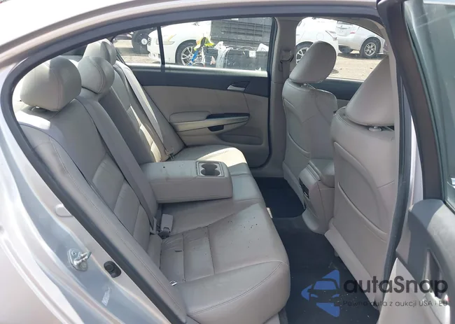 1HGCP3F88AA013342: 42951966