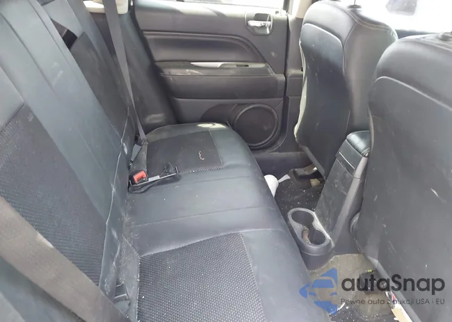 1C4NJCEA9GD747590: 42952526