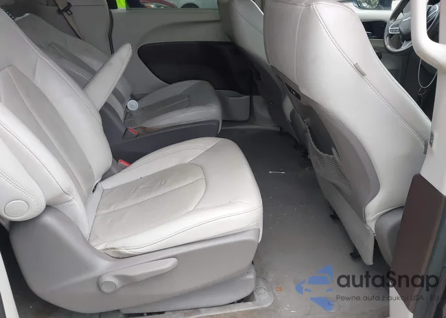 2C4RC1L74MR586341: 42952590