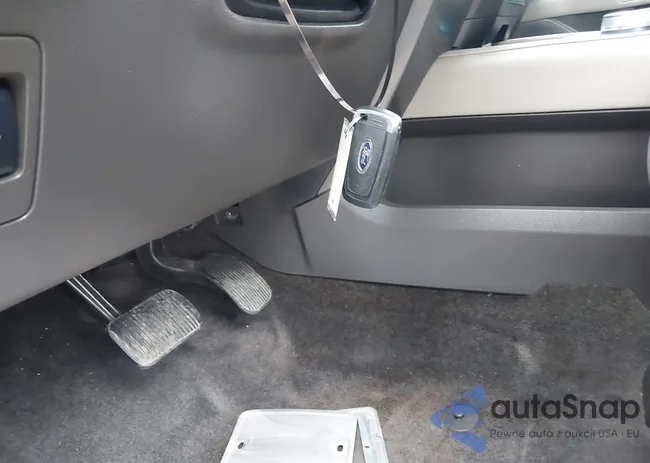 1FMJU1HTXJEA28028: 42952140