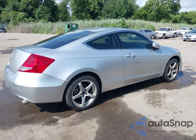 1HGCS1B32CA012977: 42952252