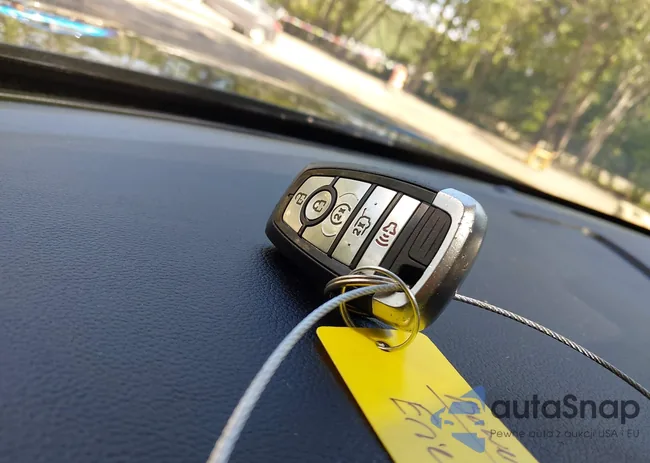 1FMSK8JH8RGA65359: 42953679