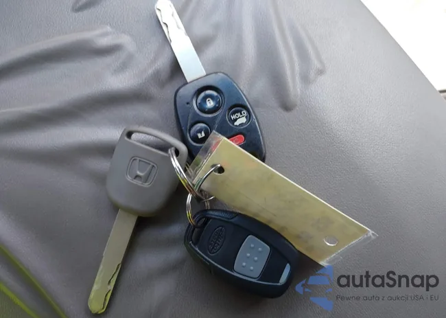 5FNYF4H93CB068679: 42953318