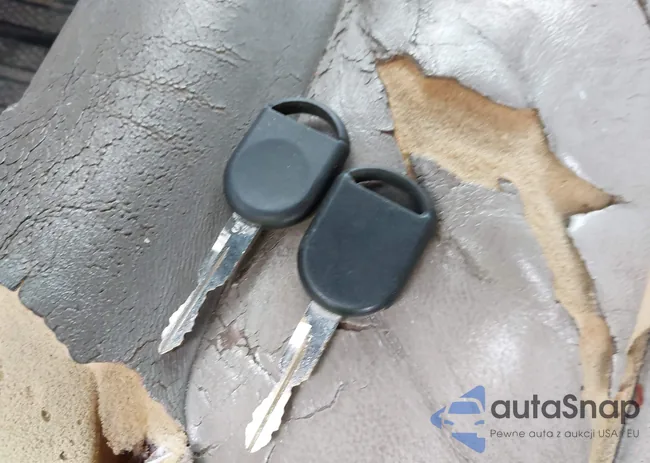 1FMZU67E73UB37431: 42954553