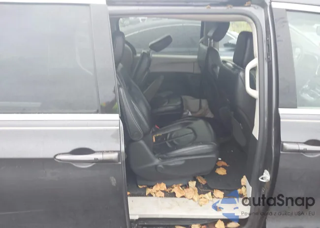 2C4RC1L72NR206835: 42954149