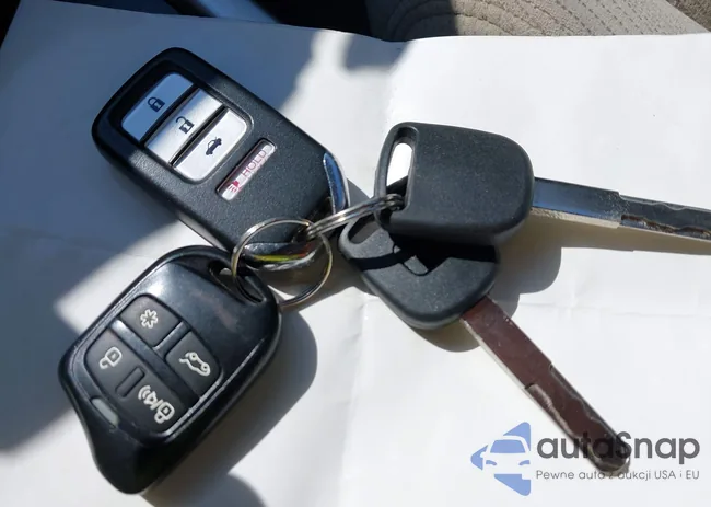 1HGCR2F7XDA112941: 42954230