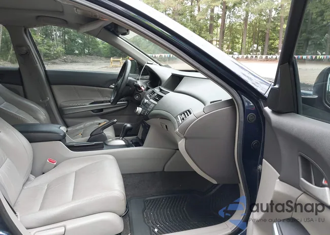 1HGCP26868A039295: 42955841