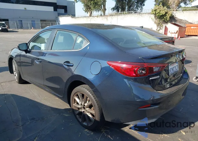 3MZBN1V39JM210790: 42956079