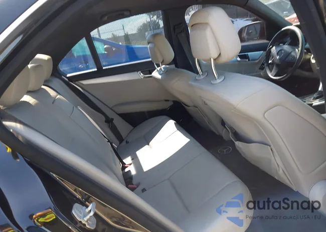 WDDGF54X98R015711: 42955481