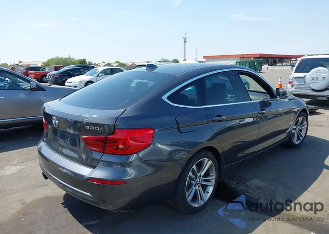 WBA8Z9C33HG826831: 42956114