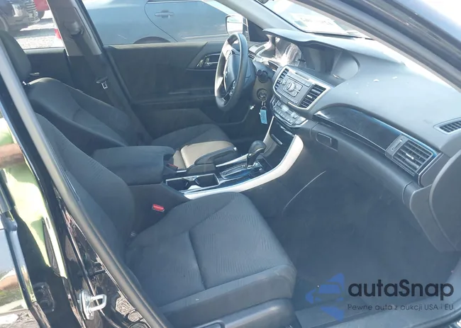 1HGCR2F3XHA214226: 42957462