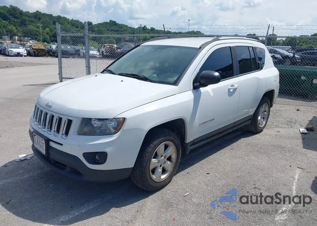 1C4NJCBA2ED772199: 42957556