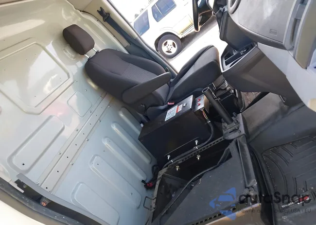 1FTYR1ZMXGKA03152: 42957623