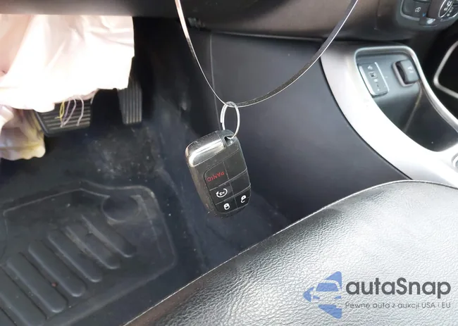 3C4NJCBB8JT186300: 42957836