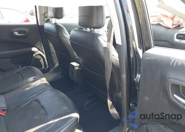 3C4NJCBB8JT186300: 42957836