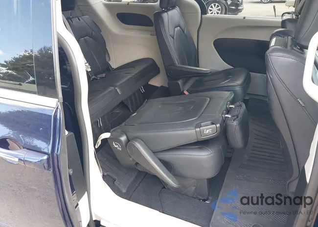 2C4RC1EG8JR167059: 42957885