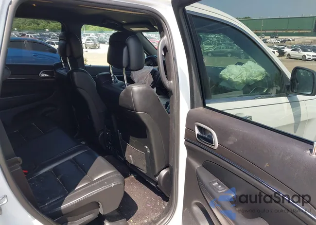 1C4RJFBG8JC509044: 42957938