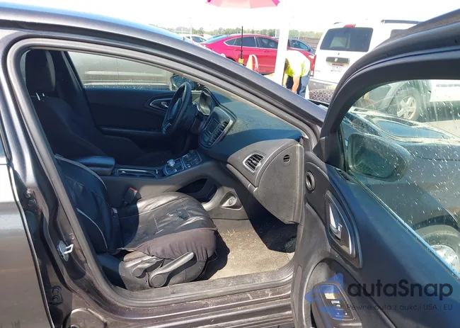 1C3CCCAB7FN577260: 42957180