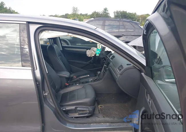 1VWAT7A34FC111104: 42958628