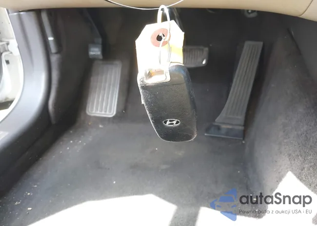 KMHGC4DD2DU223953: 42958125