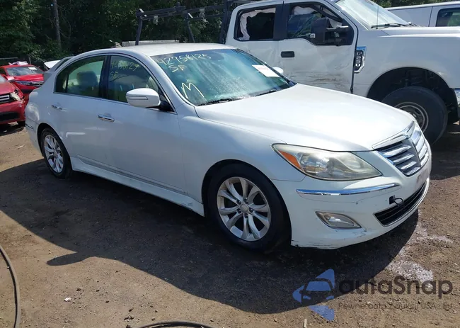 KMHGC4DD2DU223953: 42958125