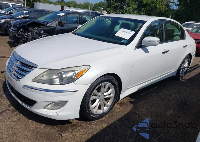 KMHGC4DD2DU223953: 42958125